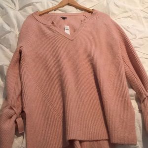 (All offers accepted) aerie v neck